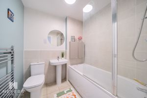Bathroom - click for photo gallery
